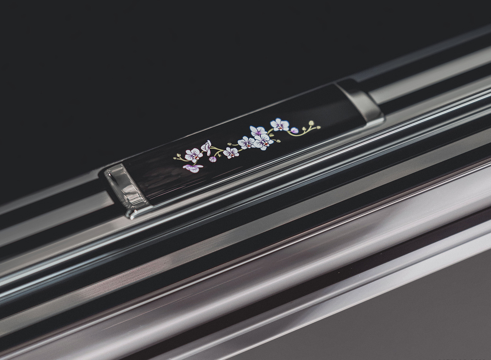 2022 Rolls-Royce Phantom Orchid Door Sill Wallpapers (4)