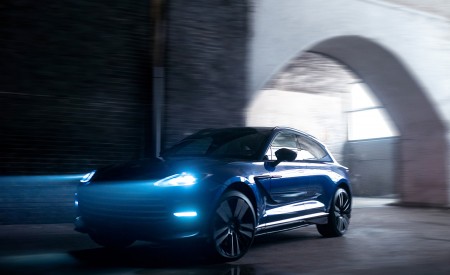 2023 Aston Martin DBX707 Front Three-Quarter Wallpapers 450x275 (102)