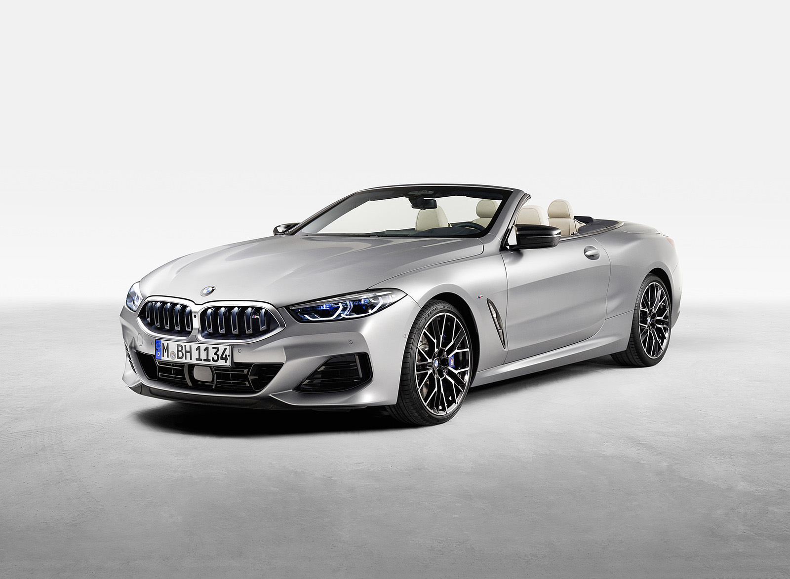 2023 BMW 8 Series Convertible Front Three-Quarter Wallpapers (12)