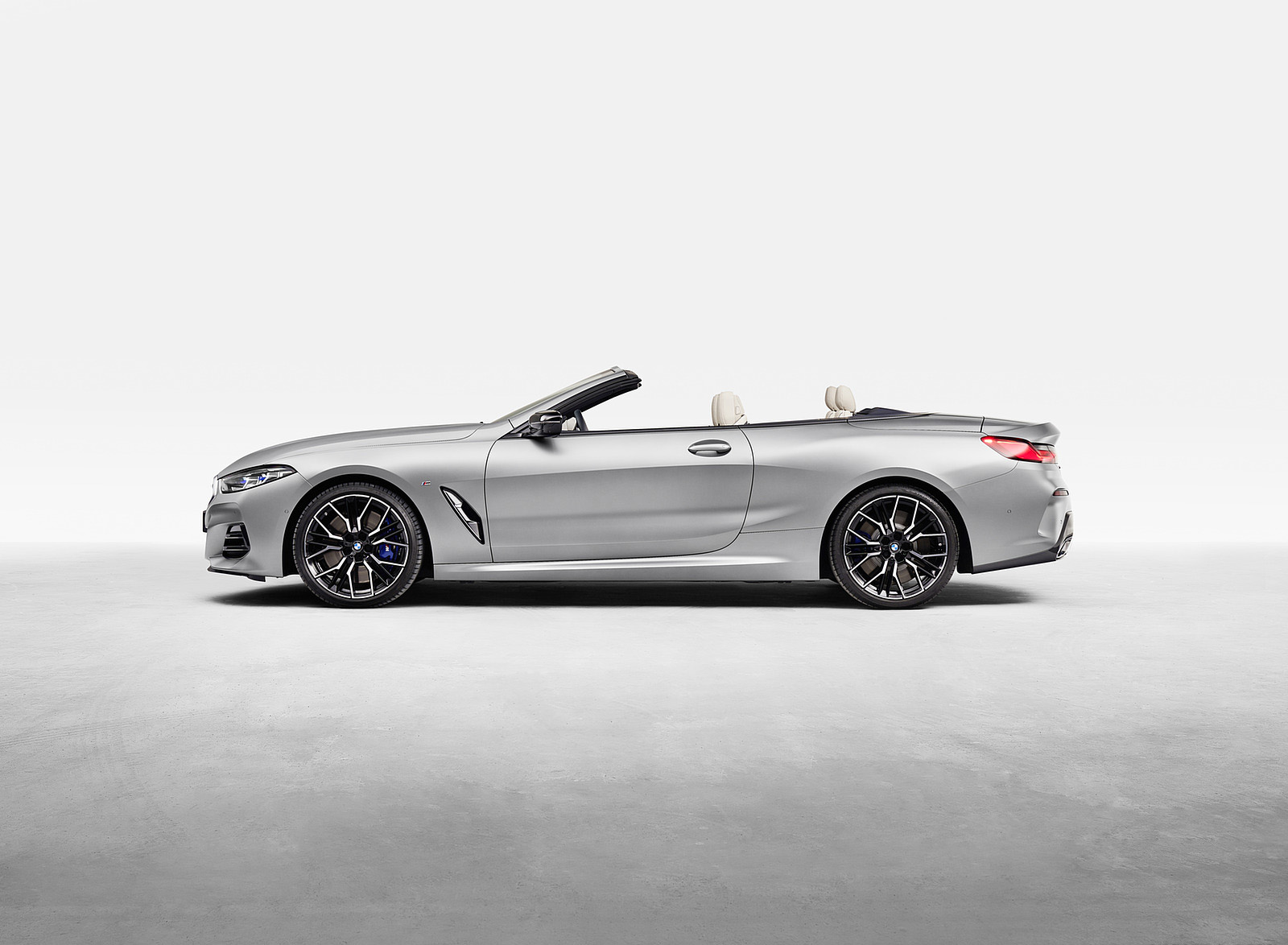 2023 BMW 8 Series Convertible Side Wallpapers (13)