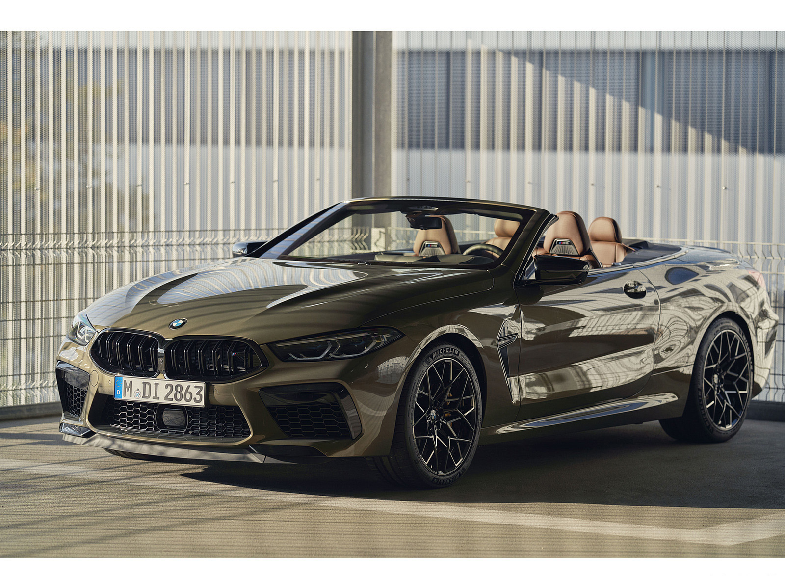 2023 BMW M8 Competition Convertible Front Three-Quarter Wallpapers (14)