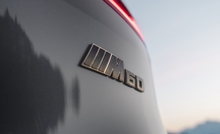 2023 BMW iX M60 Badge Wallpapers 450x275 (157)