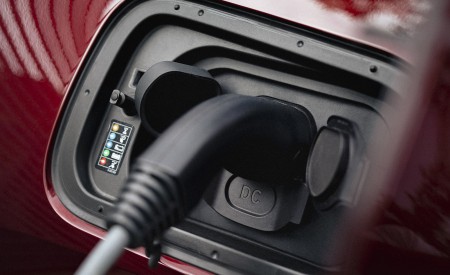 2023 BMW iX M60 Charging Connector Wallpapers 450x275 (98)