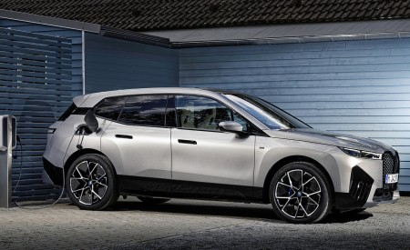 2023 BMW iX M60 Charging Wallpapers 450x275 (43)