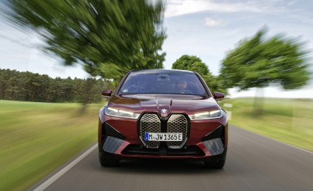2023 BMW iX M60 (Color: Aventurine Red) Front Wallpapers 450x275 (55)