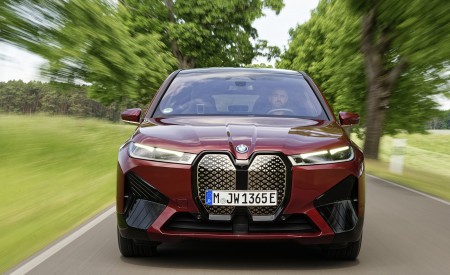 2023 BMW iX M60 (Color: Aventurine Red) Front Wallpapers 450x275 (57)