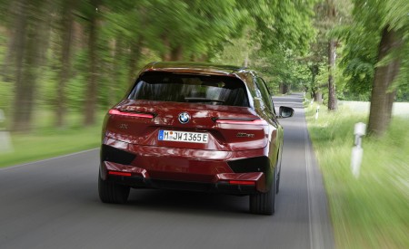 2023 BMW iX M60 (Color: Aventurine Red) Rear Wallpapers 450x275 (59)