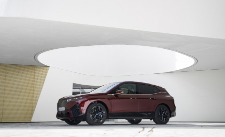 2023 BMW iX M60 Front Three-Quarter Wallpapers 450x275 (81)