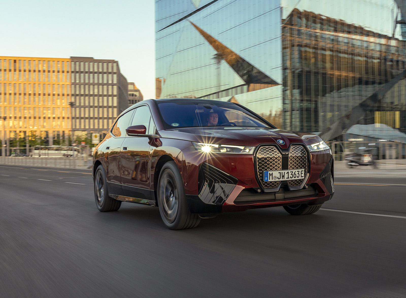 2023 BMW iX M60 Front Three-Quarter Wallpapers (15)