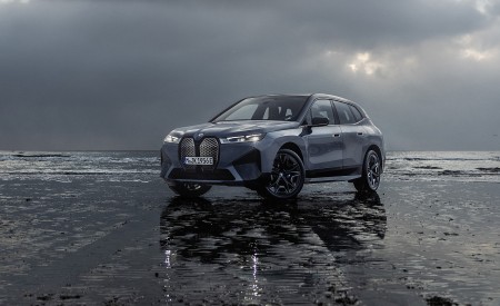 2023 BMW iX M60 Front Three-Quarter Wallpapers 450x275 (120)