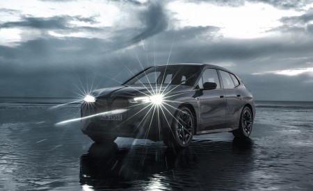 2023 BMW iX M60 Front Three-Quarter Wallpapers  450x275 (115)