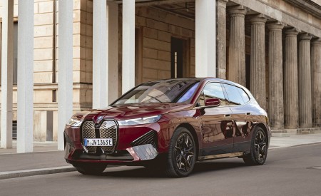 2023 BMW iX M60 Front Three-Quarter Wallpapers 450x275 (63)