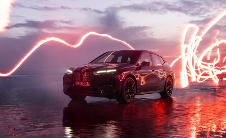 2023 BMW iX M60 Front Three-Quarter Wallpapers 450x275 (121)