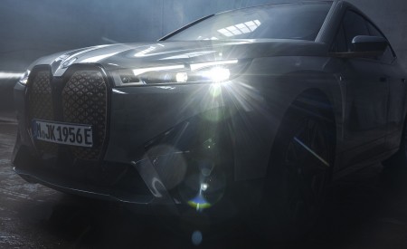 2023 BMW iX M60 Front Three-Quarter Wallpapers 450x275 (175)