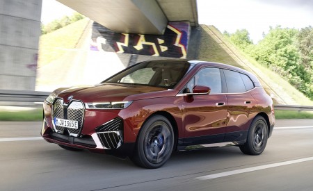 2023 BMW iX M60 Front Three-Quarter Wallpapers 450x275 (61)