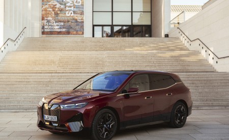 2023 BMW iX M60 Front Three-Quarter Wallpapers 450x275 (66)