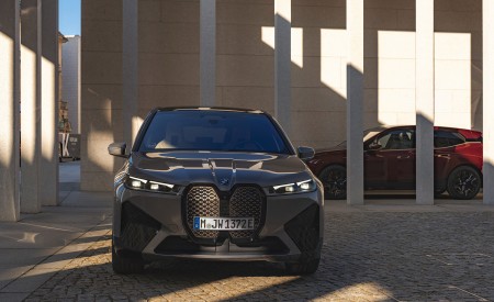 2023 BMW iX M60 Front Wallpapers 450x275 (70)