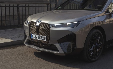 2023 BMW iX M60 Front Wallpapers 450x275 (33)