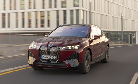 2023 BMW iX M60 Front Wallpapers 450x275 (17)