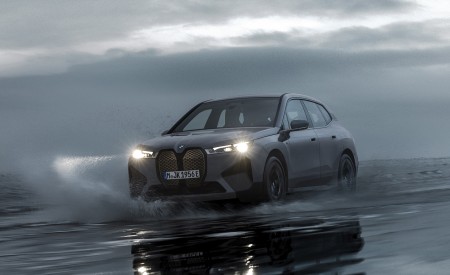 2023 BMW iX M60 Front Wallpapers  450x275 (109)