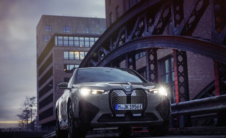 2023 BMW iX M60 Front Wallpapers 450x275 (138)