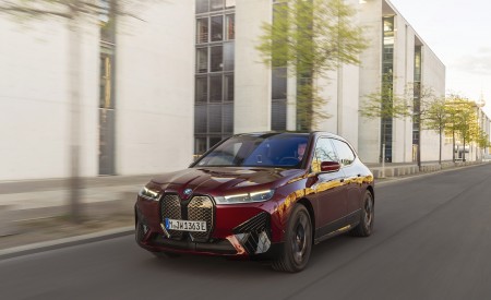 2023 BMW iX M60 Front Wallpapers 450x275 (13)