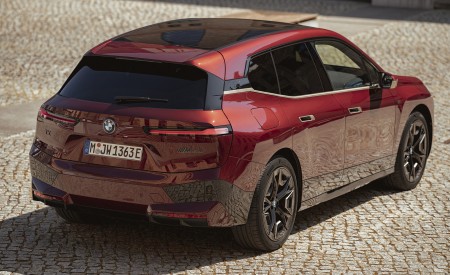 2023 BMW iX M60 Rear Three-Quarter Wallpapers 450x275 (71)