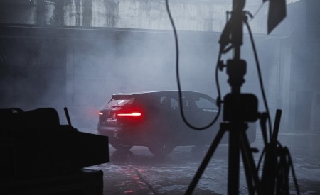 2023 BMW iX M60 Rear Three-Quarter Wallpapers 450x275 (174)