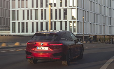2023 BMW iX M60 Rear Three-Quarter Wallpapers 450x275 (20)