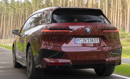 2023 BMW iX M60 Rear Wallpapers 450x275 (10)