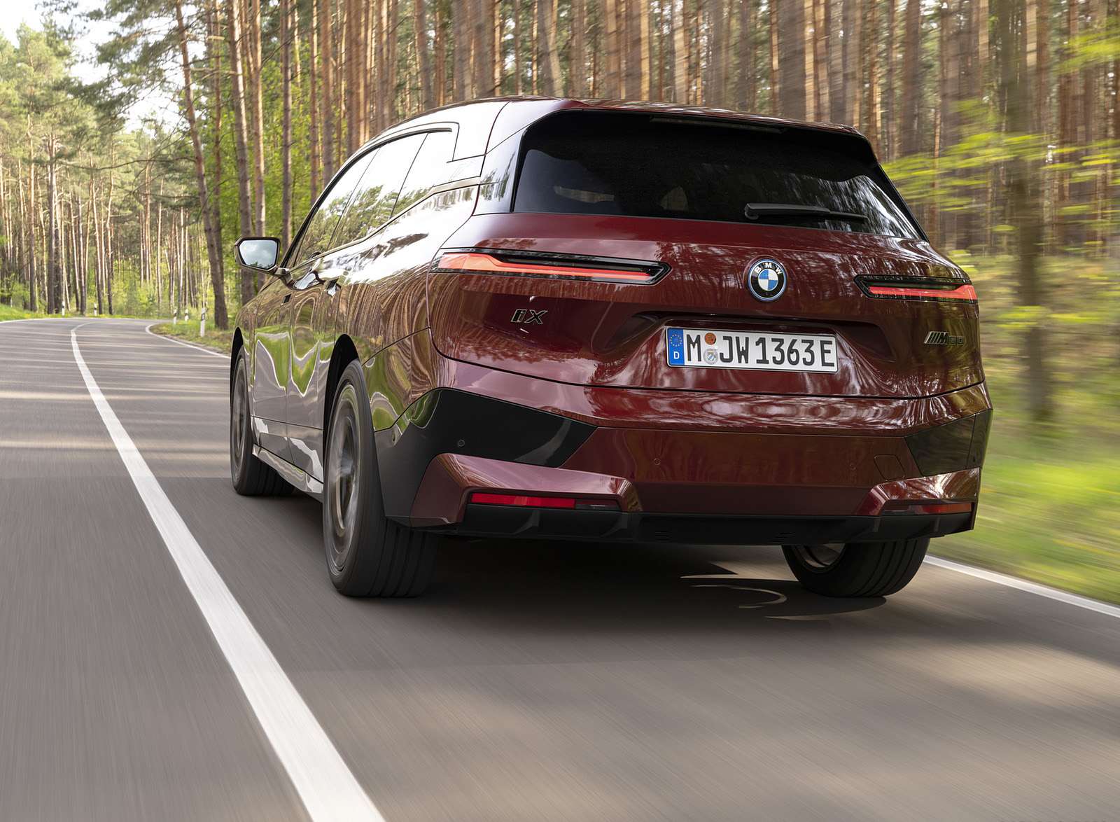 2023 BMW iX M60 Rear Wallpapers (9)