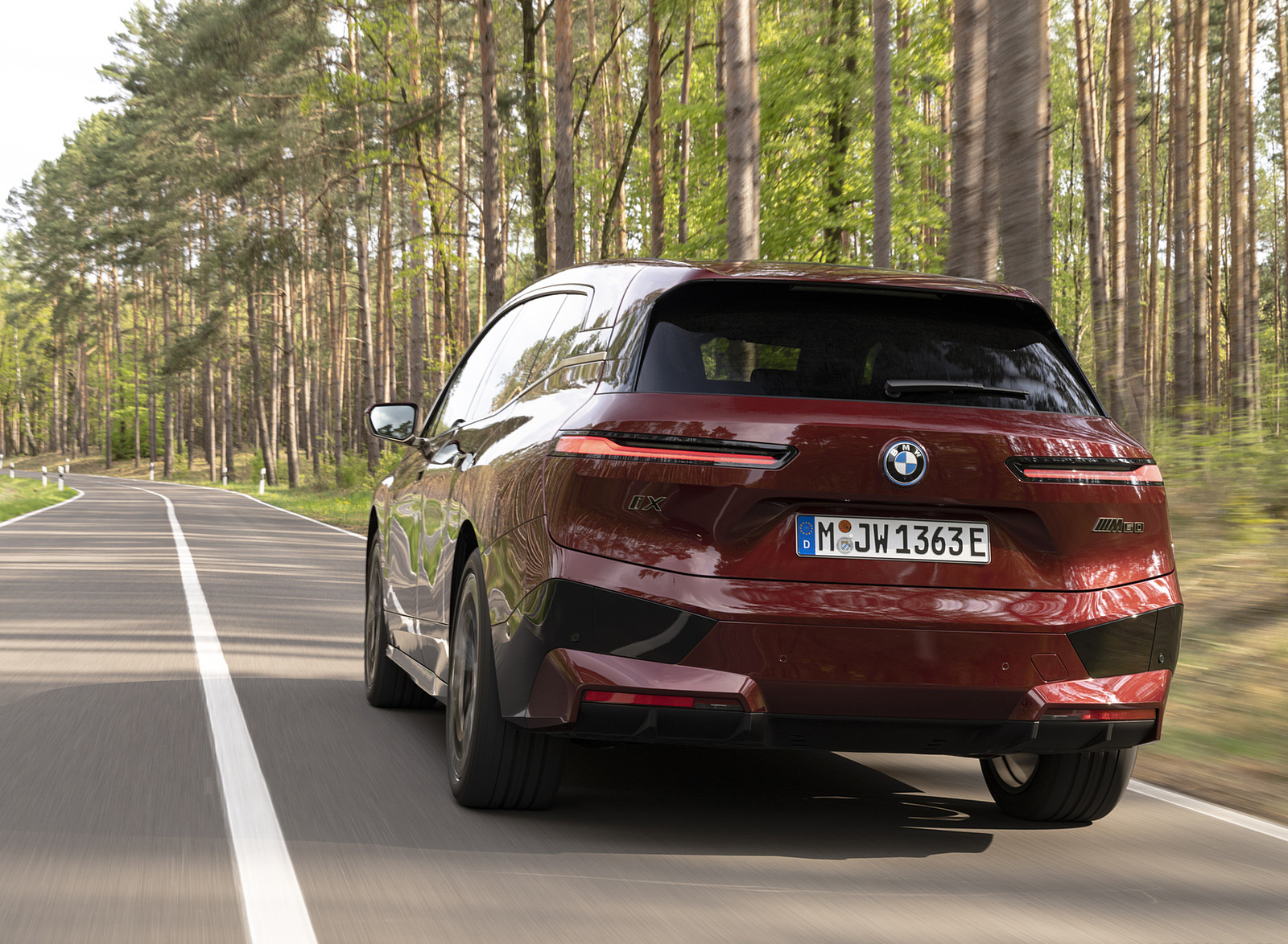 2023 BMW iX M60 Rear Wallpapers  (7)
