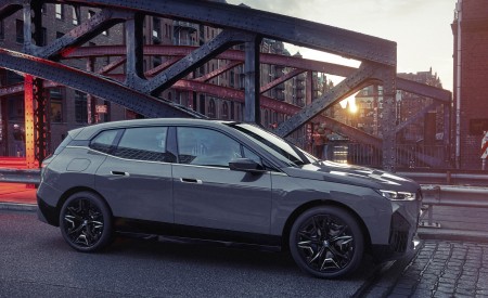 2023 BMW iX M60 Side Wallpapers  450x275 (141)