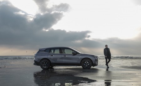 2023 BMW iX M60 Side Wallpapers 450x275 (128)