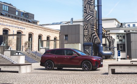 2023 BMW iX M60 Side Wallpapers 450x275 (68)