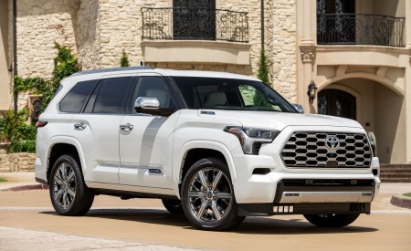 2023 Toyota Sequoia Capstone Front Three-Quarter Wallpapers 450x275 (11)