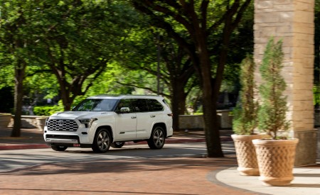 2023 Toyota Sequoia Capstone Front Three-Quarter Wallpapers  450x275 (29)