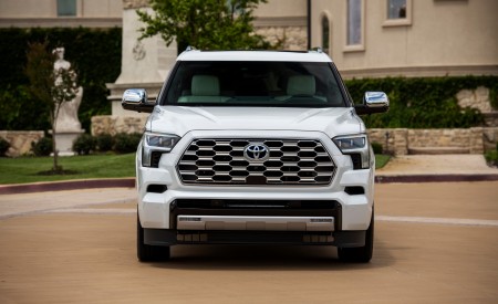 2023 Toyota Sequoia Capstone Front Wallpapers 450x275 (14)