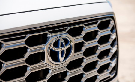 2023 Toyota Sequoia Capstone Grille Wallpapers 450x275 (43)
