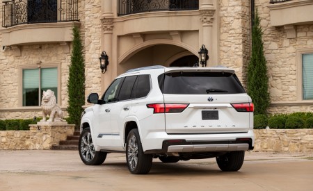 2023 Toyota Sequoia Capstone Rear Three-Quarter Wallpapers 450x275 (15)