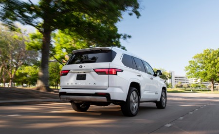 2023 Toyota Sequoia Capstone Rear Three-Quarter Wallpapers 450x275 (5)