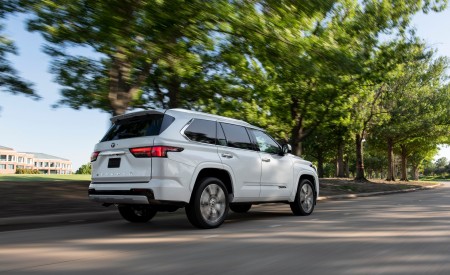 2023 Toyota Sequoia Capstone Rear Three-Quarter Wallpapers 450x275 (6)
