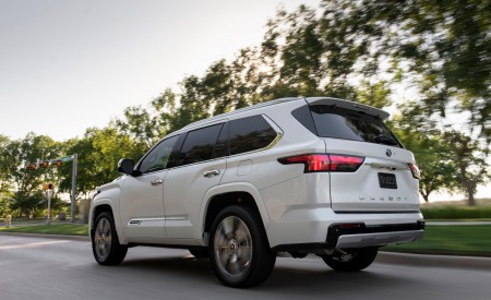 2023 Toyota Sequoia Capstone Rear Three-Quarter Wallpapers 450x275 (7)