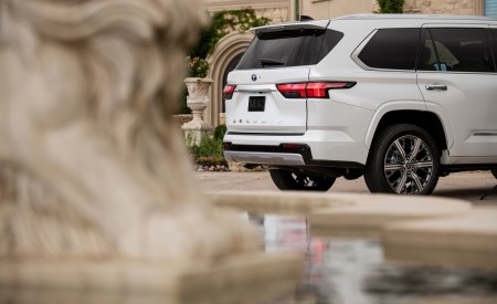 2023 Toyota Sequoia Capstone Rear Wallpapers 450x275 (48)