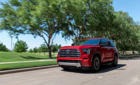 2023 Toyota Sequoia Limited Front Three-Quarter Wallpapers 450x275 (9)