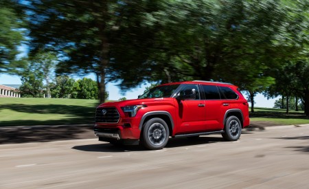 2023 Toyota Sequoia Limited Front Three-Quarter Wallpapers 450x275 (10)