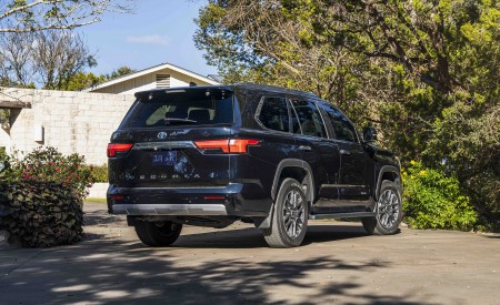 2023 Toyota Sequoia Limited Rear Three-Quarter Wallpapers 450x275 (35)