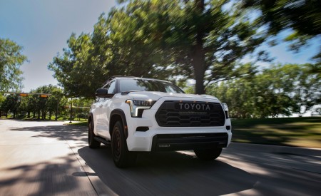 2023 Toyota Sequoia TRD Pro Front Wallpapers 450x275 (7)