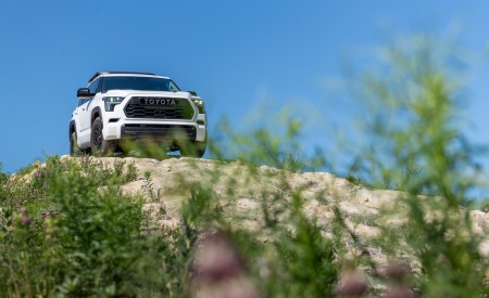 2023 Toyota Sequoia TRD Pro Front Wallpapers 450x275 (29)