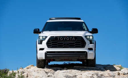 2023 Toyota Sequoia TRD Pro Front Wallpapers 450x275 (21)